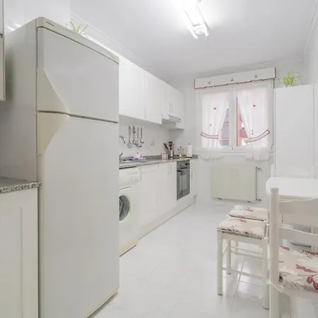 Luminoso Y Acogedor En Appartement Gijón